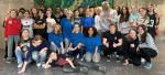 © Foto: FWG: Mit dem Graffiti-Künstler Steffen Peter entwarfen Schülerinnen und Schüler aus dem Jahrgang 11 und weiteren Klassen für die Schule zwei Graffiti zum Thema Europa und eine dazu passende Hip-Hop-Choreografie.